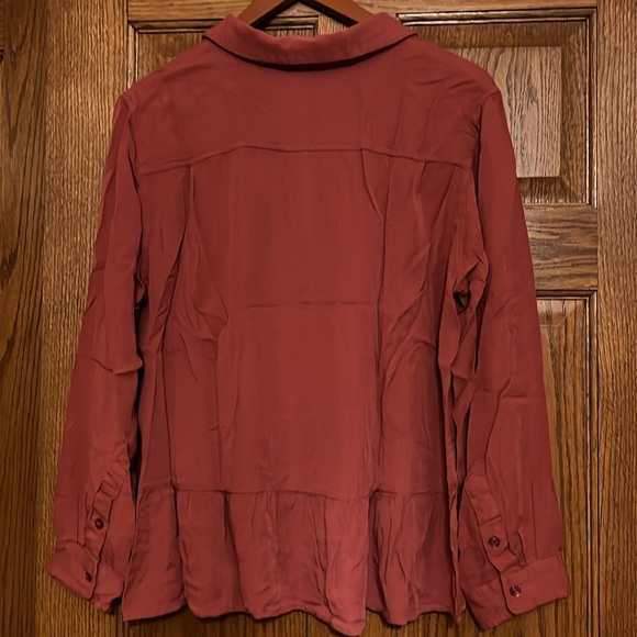 Very soft brick colored rayon blouse - Picture 2 of 8